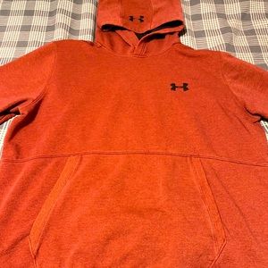 MAROON UNDER ARMOUR FLEECE HOODIE